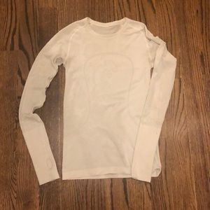 Lululemon long sleeved top